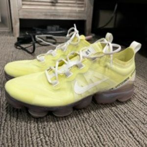 Neon green Nike vapor maxes, womens size 8